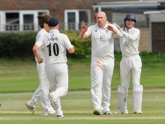Worthing CC win the Division 3 West title with a win at Littlehampton CC