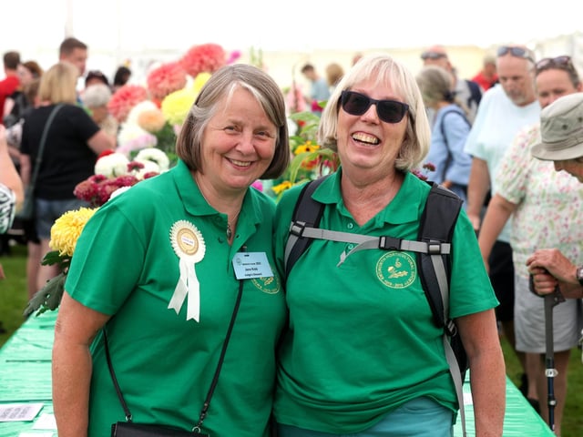 The Emsworth Show taking place on August Bank Holiday Monday in the sunshine. Pictured is (L-R) Jane Kidd and Daphne Tomsett.
Picture: Sam Stephenson.
