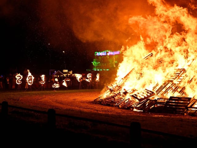 The 'enormous' bonfire display.