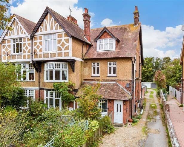 This beautifully-presented ground-floor flat has a private front garden