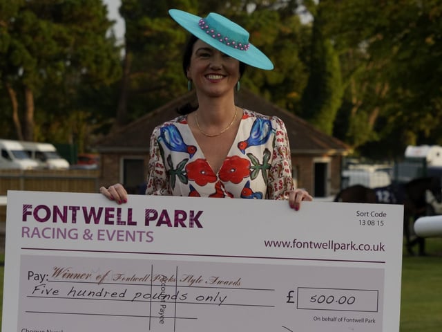 The Rapunzel Me Style Awards, Ladies Day at Fontwell on Friday 30 August 2024. www.polopictures.co.uk Fontwell Arundel Clive Bennett 20240830 ©2024 Clive Bennett Photography 30/08/2024 _CAB7527.JPG : Fontwell Park Ladies' Evening 2024