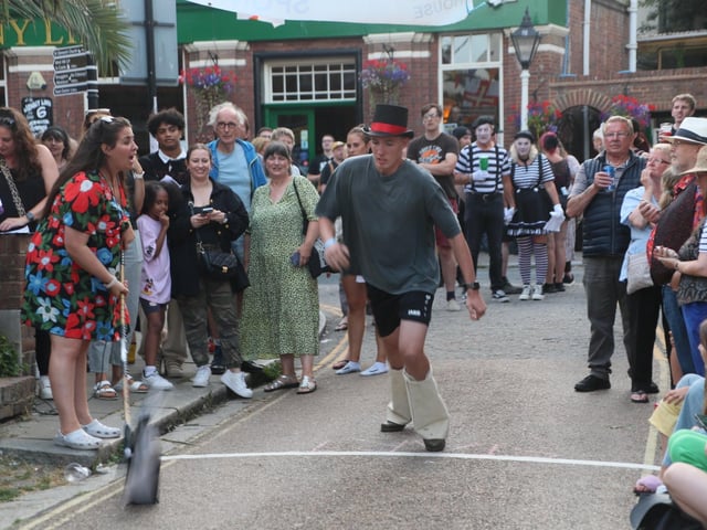 Hastings Old Town Carnival Week 2022: Seaboot Race. Photo by Roberts Photographic