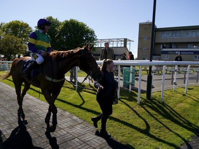 Race 6 The Best Odds Guarenteed At YEEHAA.BET Mares Novices Limited Handicap Hurdle Race at Fontwell on Friday 19 April 2024. www.polopictures.co.uk  Fontwell Arundel Clive Bennett 20240419 ©2024 Clive Bennett Photography 19/04/2024 _CAB3022.JPG:Spring jump racing at Fontwell Park