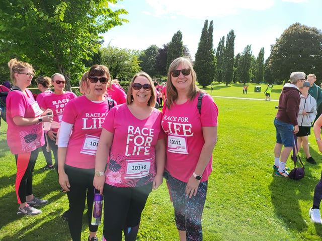 Oakwood School at Horsham Race for Life 2022