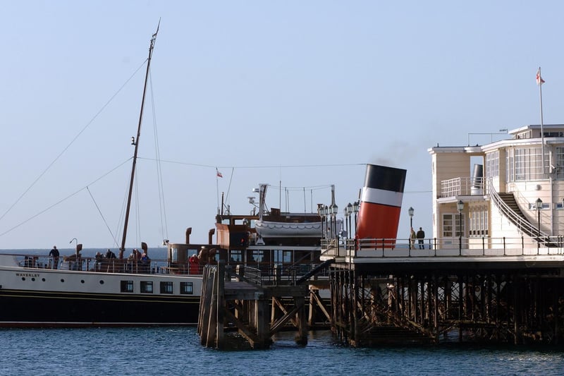 The Waverely berthed at the end of Worthing Pier in September 2009