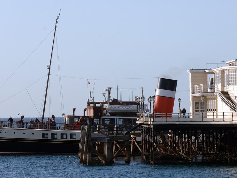 The Waverely berthed at the end of Worthing Pier in September 2009