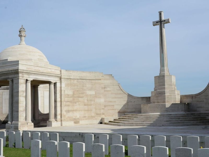 The Commonwealth Graves Commission unveiled the Loos Memorial in 1930 to honour the missing men with no known grave