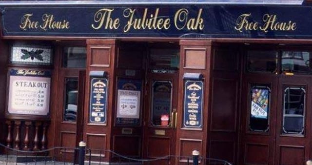 A spacious pub with a large beer garden, perfect for enjoying a pint in the sunshine. The Jubilee Oak also offers live sports on TV and regular quiz nights