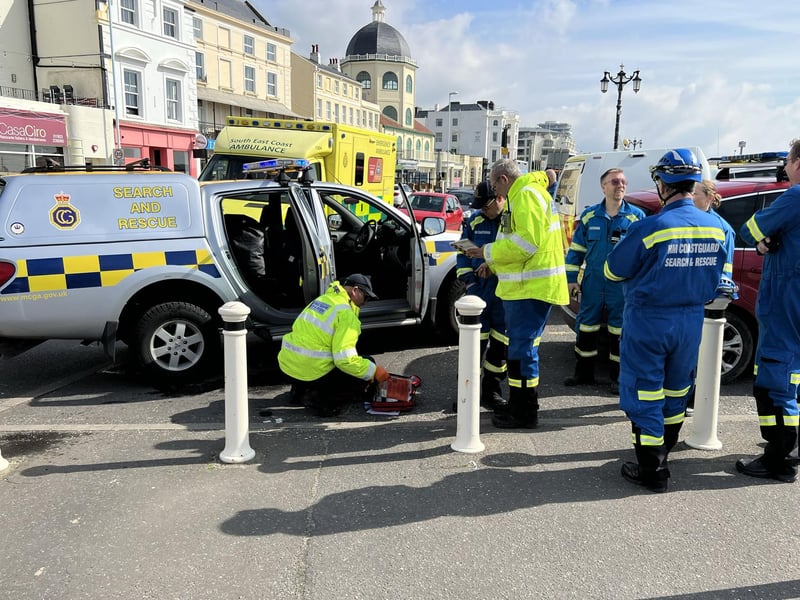 A motorised paraglider has ‘crashed into the water off Worthing Pier’, sparking a large emergency response.