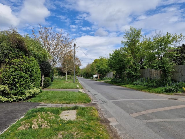 Take the No.9 bus from Worthing or Arundel to Angmering and got off at the Beech View bus stop, just off Dappers Lane. Walk north up Dappers Lane.