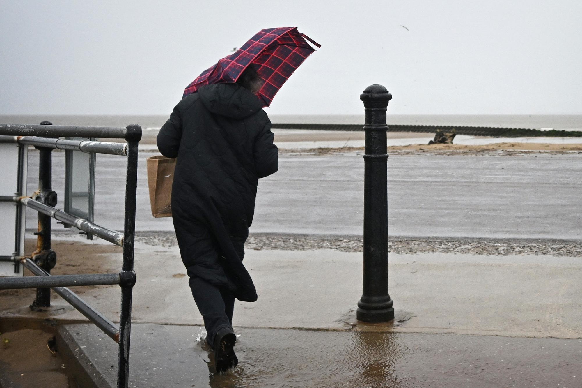 Sturm Éowyn: Gelbe Windwarnung für weite Teile von Sussex herausgegeben