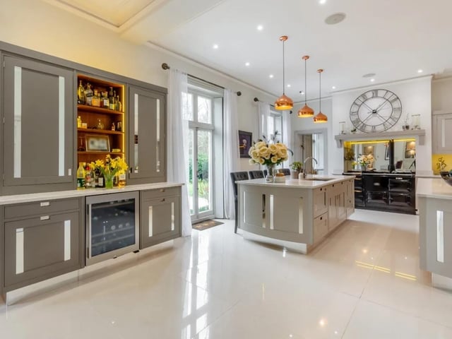 The 37ft Smallbone kitchen and dining area