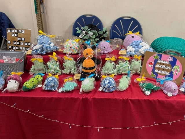 A Christmas craft market at Georgian Gardens Community Primary School in Rustington has raised just over £1,000 towards new laptops for the children