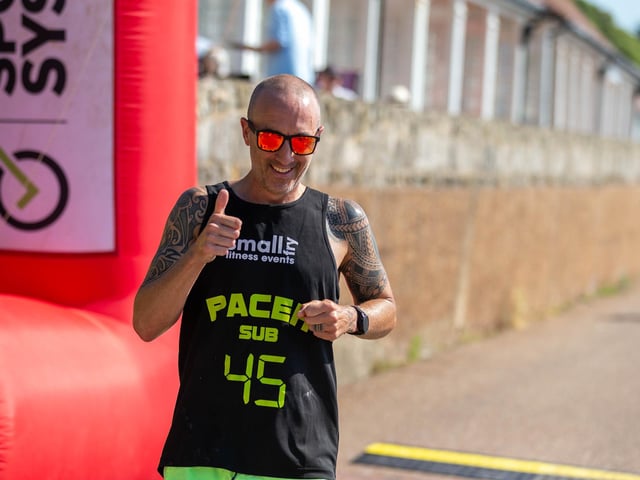 Images by Steven Farley from the 2023 Eastbourne 10k