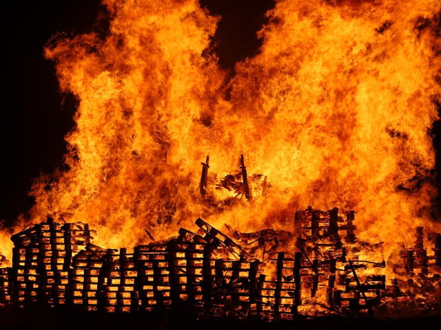 Rye Bonfire 2024. Photo by Andrew Clifton
