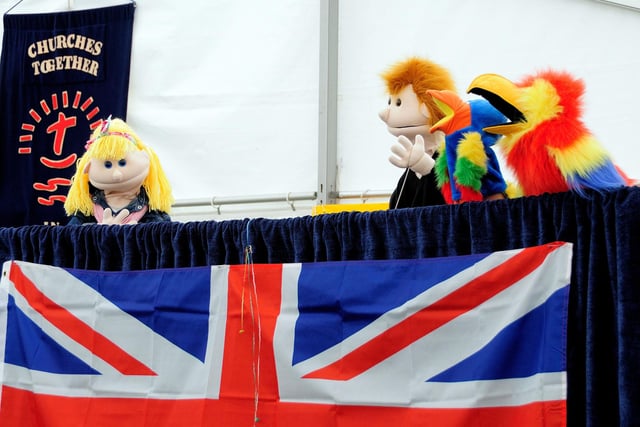 Egerton Park, Bexhill. Edgy Fest.
26.05.12.
Picture by: TONY COOMBES PHOTOGRAPHY
Puppet show in the tent
