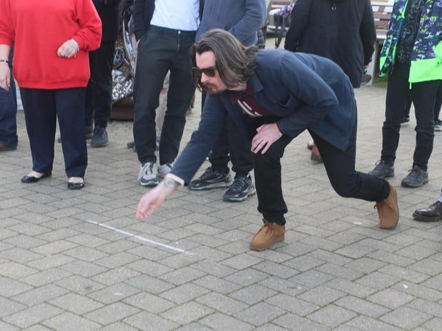 Marbles competition on Winkle Island in Hastings Old Town.Photo by Roberts Photographic.