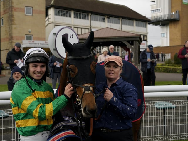 Race 6 The Best Odds Guarenteed At YEEHAA.BET Mares Novices Limited Handicap Hurdle Race at Fontwell on Friday 19 April 2024. www.polopictures.co.uk  Fontwell Arundel Clive Bennett 20240419 ©2024 Clive Bennett Photography 19/04/2024 _CAB2024.JPG:Spring jump racing at Fontwell Park
