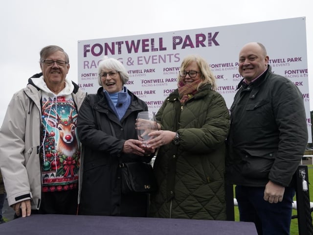 Christmas Jumpers Raceday at Fontwell Park 2025