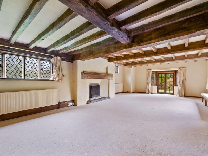 Recently renovated to a traditionally high standard, Tifters Manor makes for the ideal setting for a family set on enjoying the property and the gorgeous circa. 3.5 acres of gardens and mature woodland.