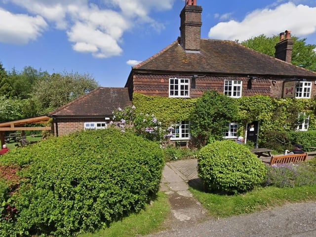 The Frog and Nightgown pub and tearoom, in Wimland Road, Faygate, is rated 4.6 from more than 760 reviews