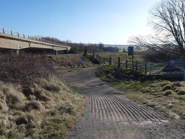 Just before you come to it, there is a slope and here is really the only challenge on an otherwise level path.