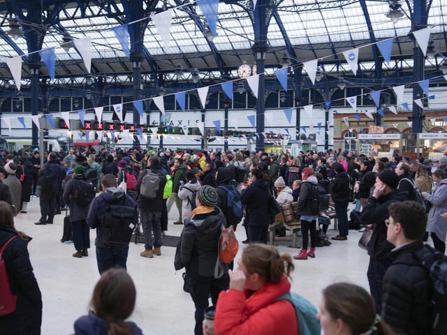 ‘Major signalling fault’ across Sussex trains causes huge disruption