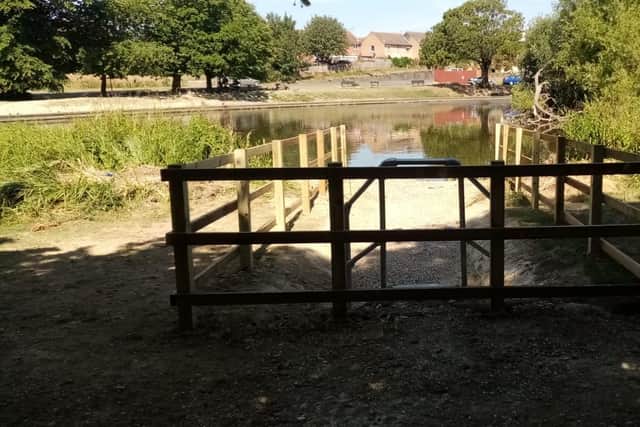 New culvert fencing at Hailsham Common Pond