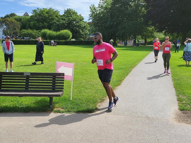 Oakwood School at Horsham Race for Life 2022