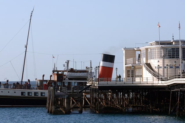 The Waverely berthed at the end of Worthing Pier in September 2009