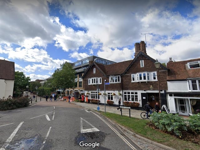 31 North St, Horsham RH12 1RJ. 4.4 stars on Google Reviews. One reviewer said, "nice selection of fine beers and wines, special weekly Gin options available." Another reviewer said, "excellent pub. Always busy. Good selection of real ales. Good food."