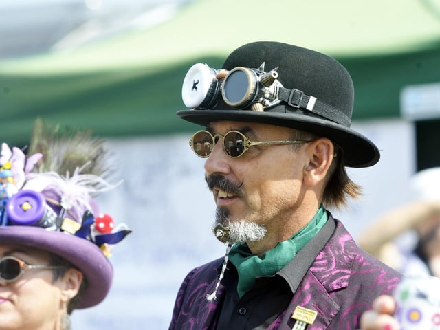 Steampunk Festival Eastbourne 23 (Photo by Jon Rigby)