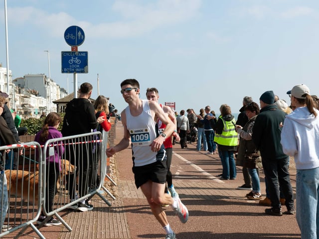 Hastings Half Marathon 2026 - pictures by Frank Copper