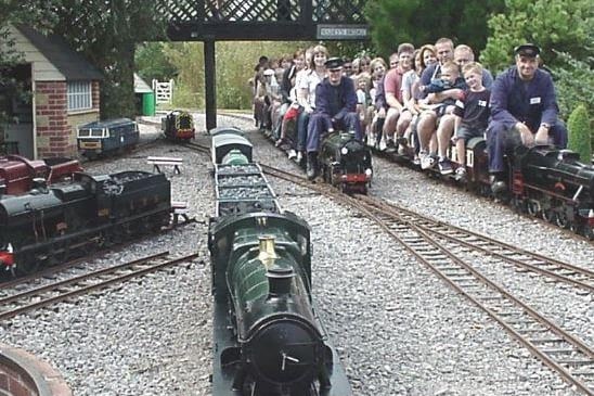 Despite its small size, this enchanting narrow-gauge railway in Eastbourne delivers big on scenic beauty. Passing through a serene country park, it treats passengers to lovely lake views, vibrant gardens, and glimpses of wildlife, making it a perfect family outing