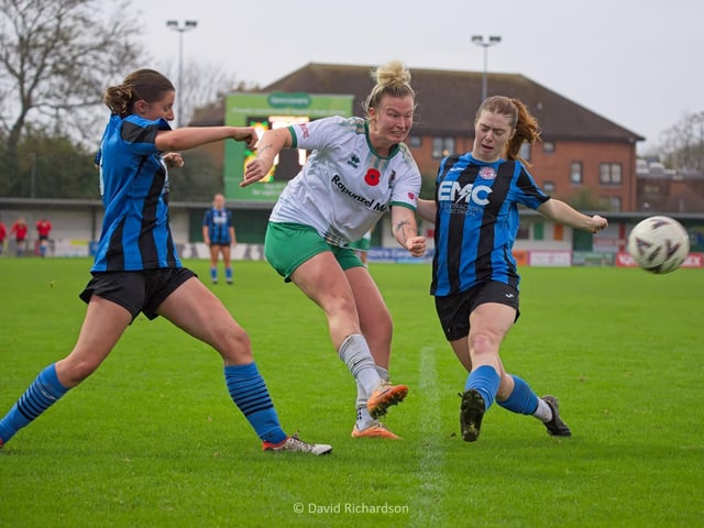 Rockettes remain unbeaten as they overcame their strongest test yet to beat 1st placed Saltdean United Development at Nyewood Lane. Photographer David Richardson was there to catch the action
