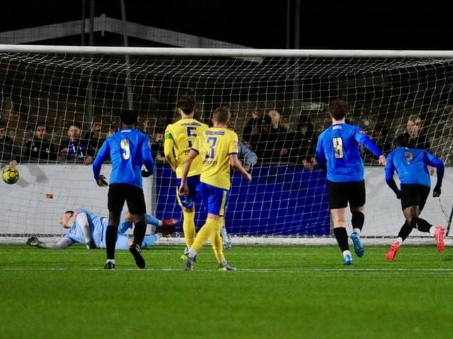 Lancing v Sevenoaks, Isthmian south east division