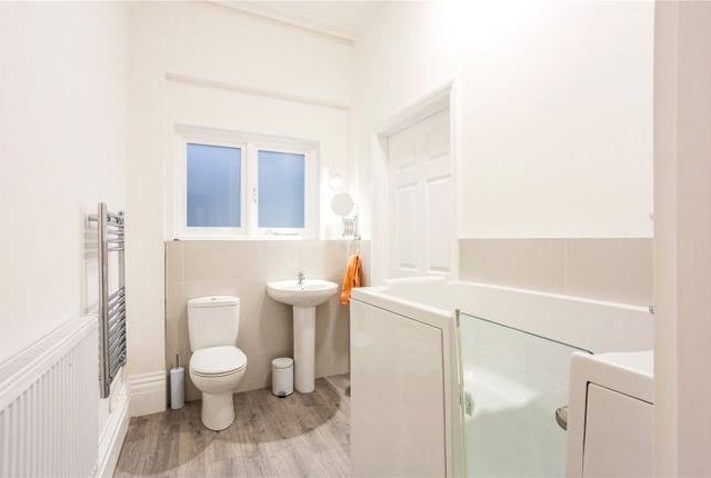 One of the four bath/shower rooms of the property