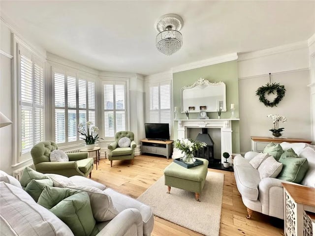 De Roos Road, Eastbourne