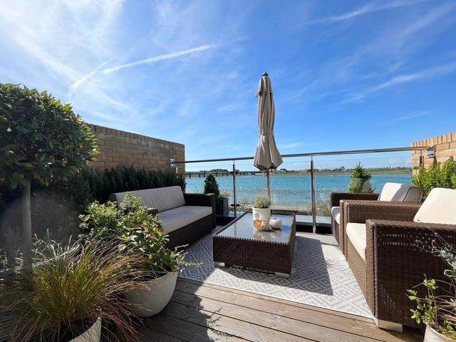 Yopa West Sussex is offering a rare opportunity to buy a stunning waterfront residence on a prime plot in an exclusive private development on the riverbank in Shoreham. The four-bedroom town house is priced at £1,150,000.