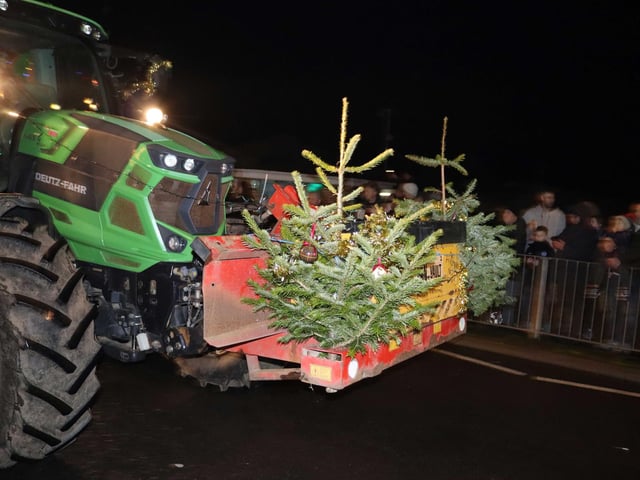 The Christmas Tractor Run 2024 leaving Hastings Old Town on December 21. Photo by Kevin Boorman.