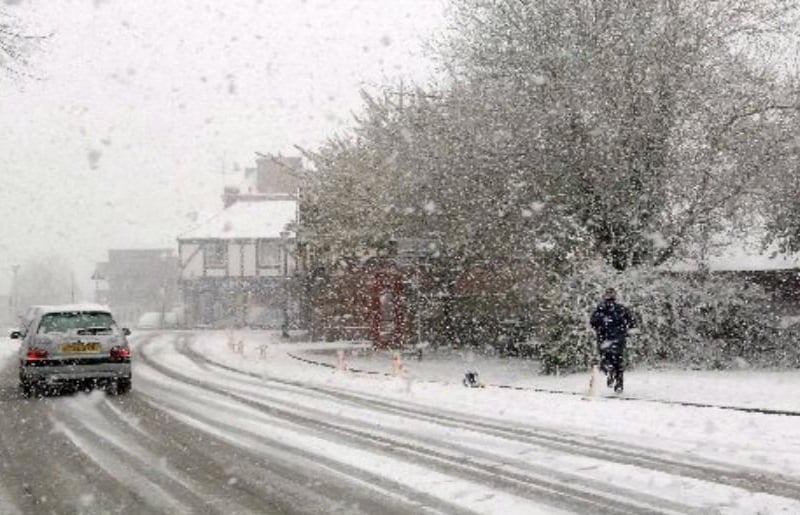 Snow in Arundel on April 6, 2008