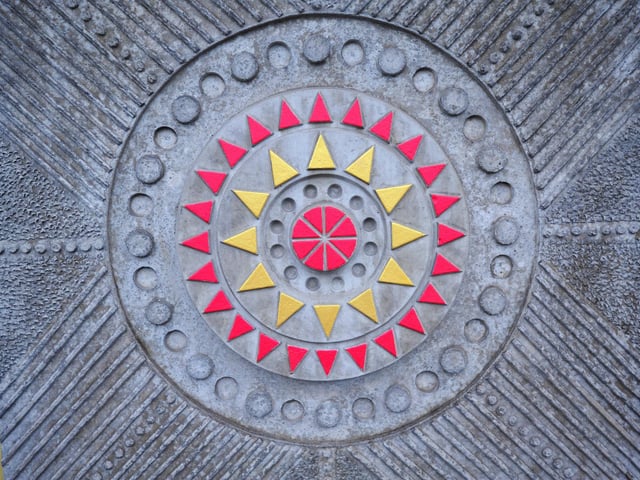 Restoration of the Sainsbury's Concrete Mural by Bexhill Heritage.