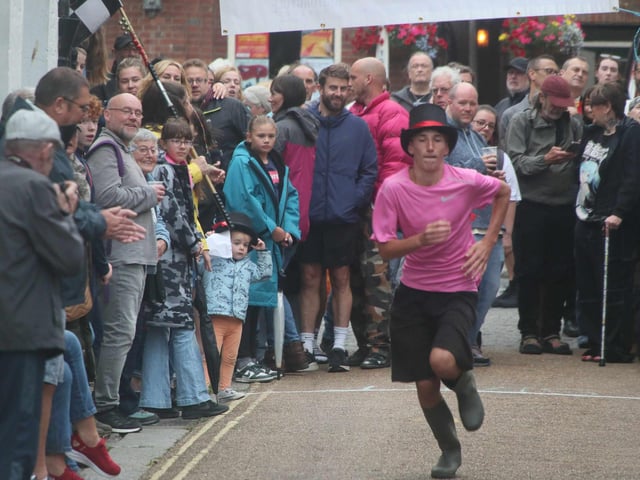 Hastings Old Town Carnival Week 2025: Seaboot Race. Photo by Roberts Photographic.