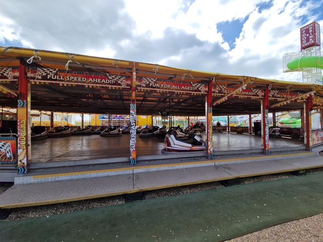 We tried out a family weekend break at Seal Bay Resort in Selsey. We stayed in a platinum caravan and experienced a host of activities and entertainment across the seaside West Sussex site.