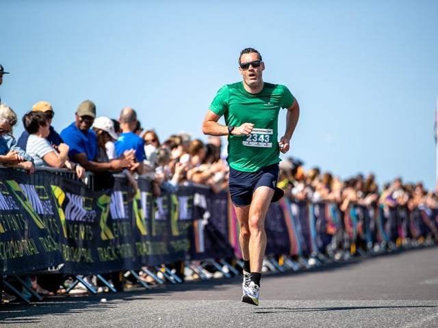 Images from a sun-baked Worthing 10k