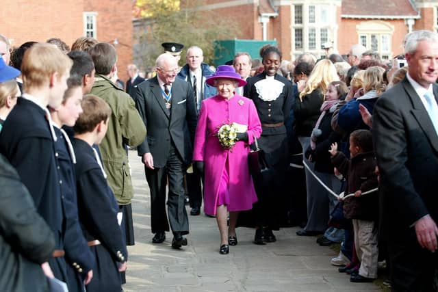 JPCT 24 October 2003 Queen visits Horsham. Christ's Hospital C3440230a -photo by Michael Burren