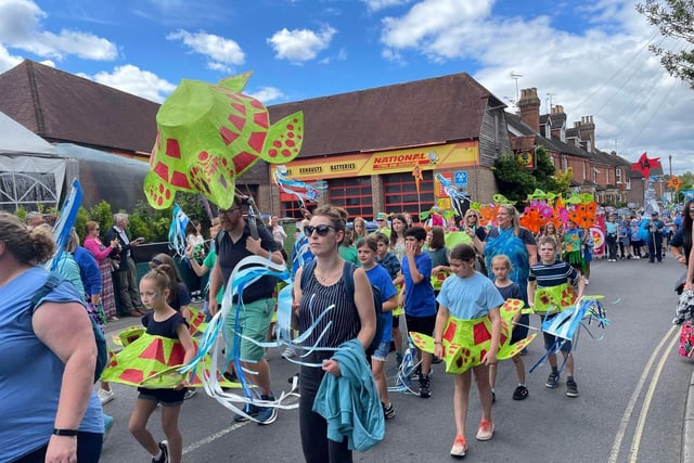 Natural World themed children's parade. Leechpool Primary