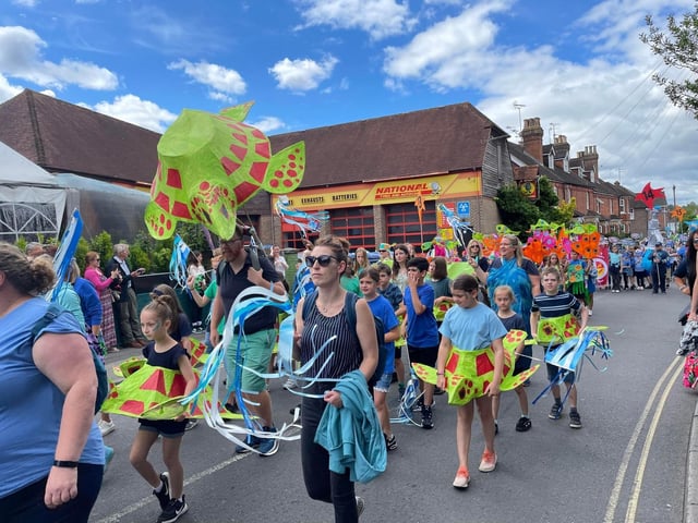 Natural World themed children's parade. Leechpool Primary
