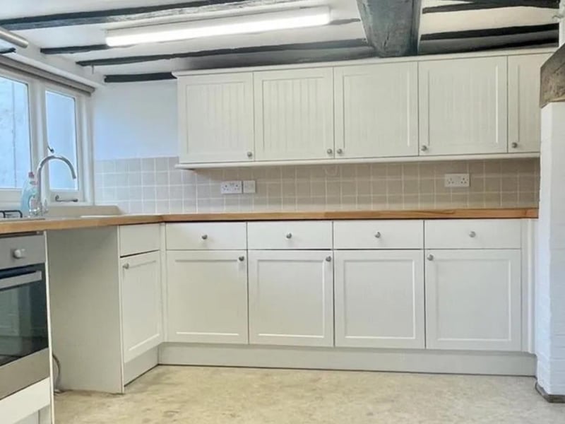 The spacious kitchen