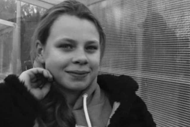 Bench fundraiser in memory of Eastbourne teenager - Yasmin Price